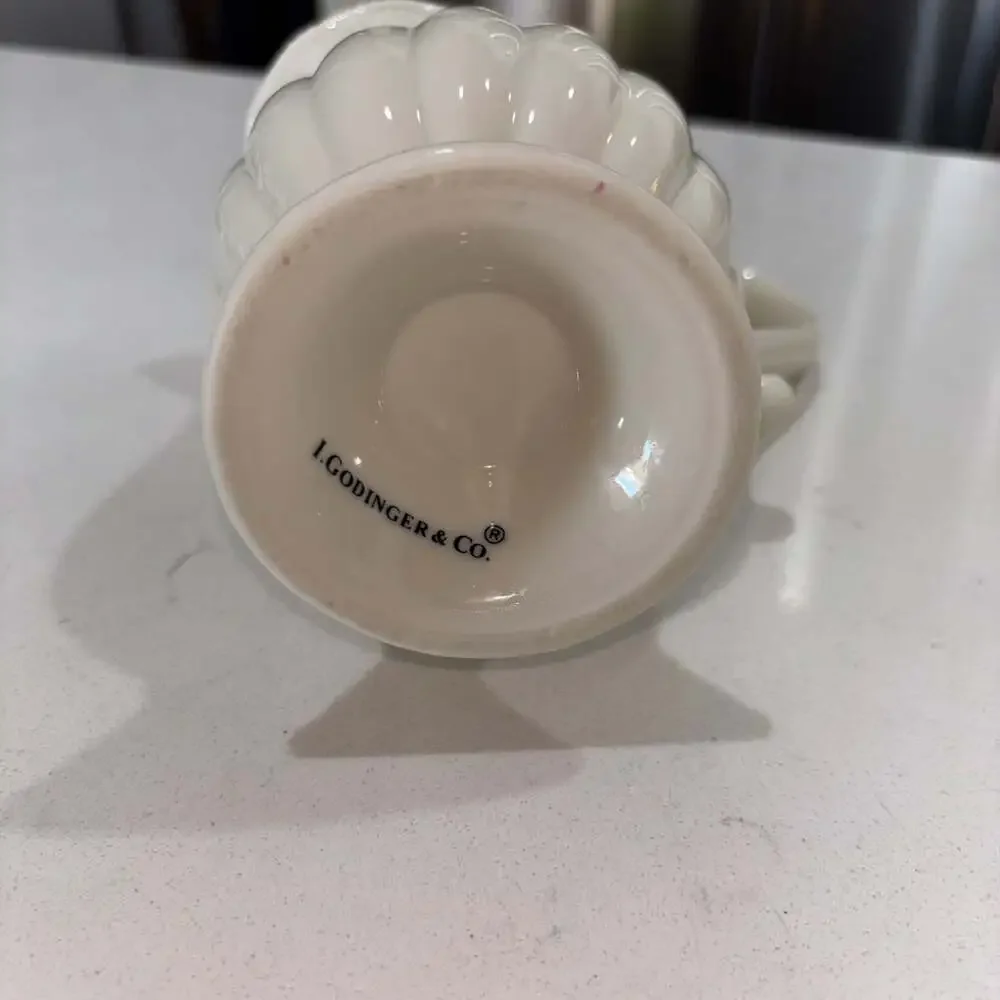 L. GODINGER & CO. Elegant Ivory Porcelain Small Creamer Pitcher Syrup